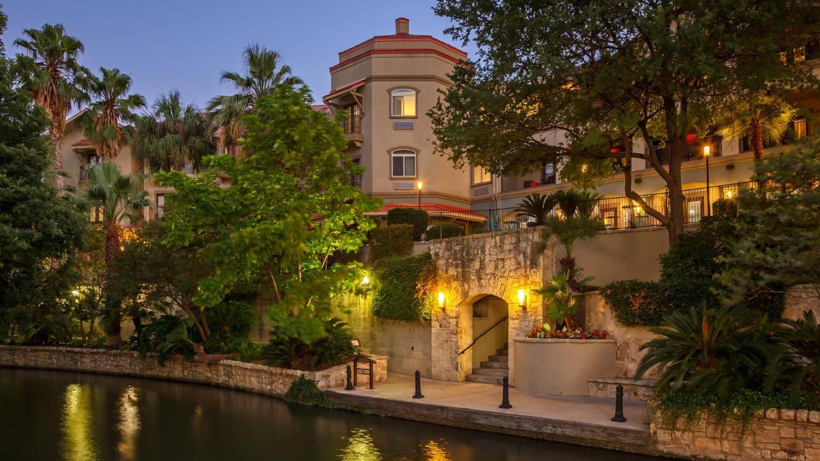 Hotel Indigo San Antonio Riverwalk